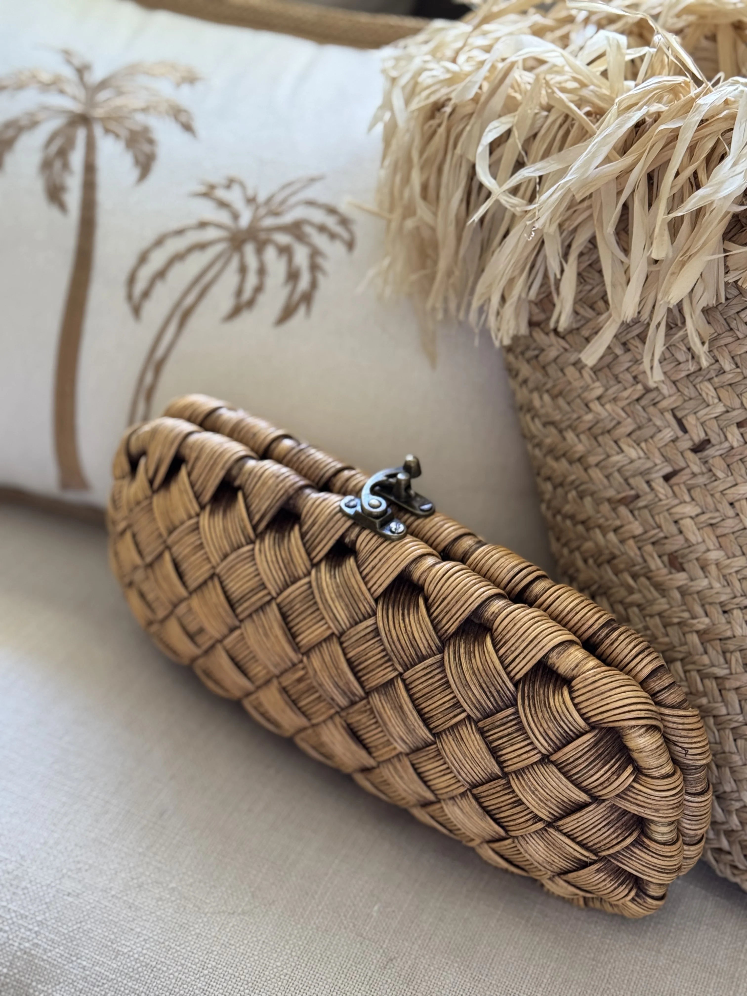 Wicker clutch purse
