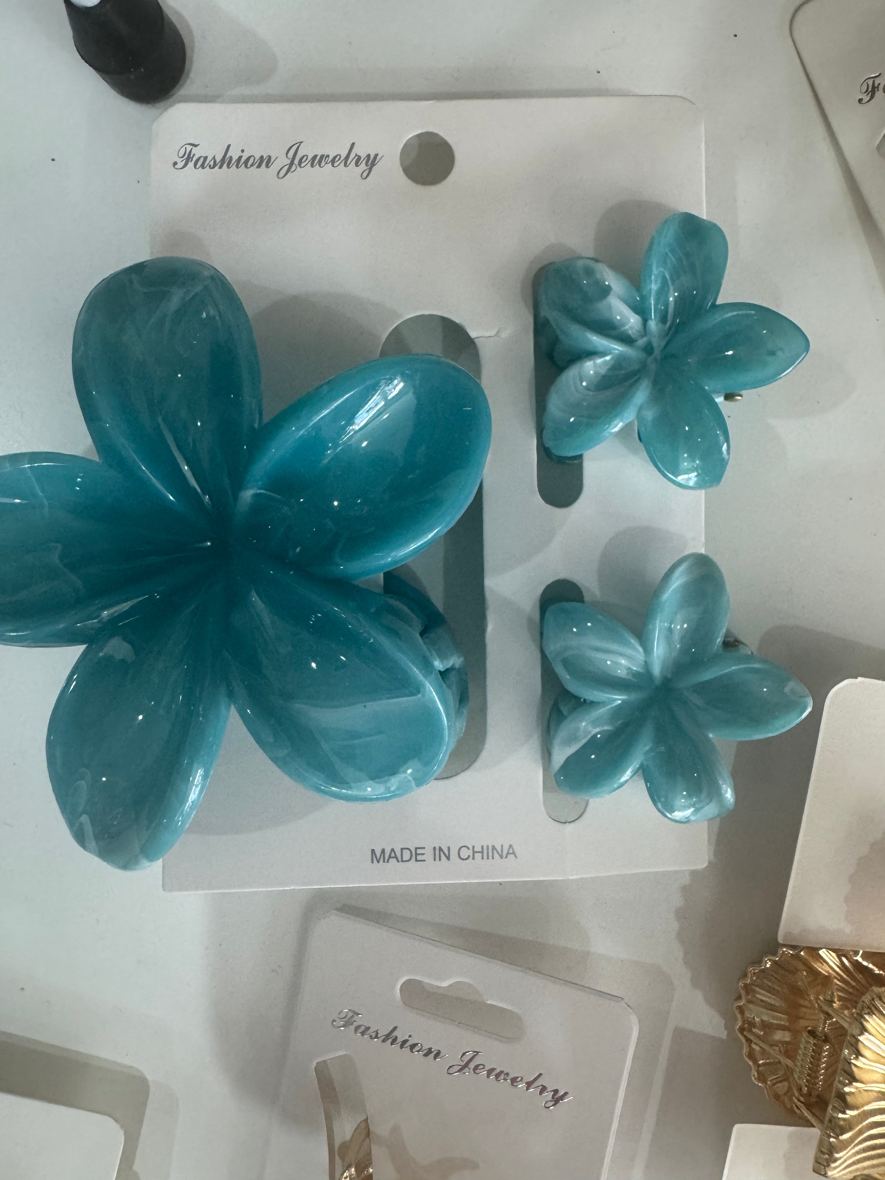 Frangipani hairclaw Set
